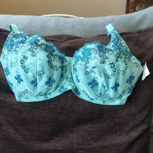 *. Elegant Blue Floral Lace Bra